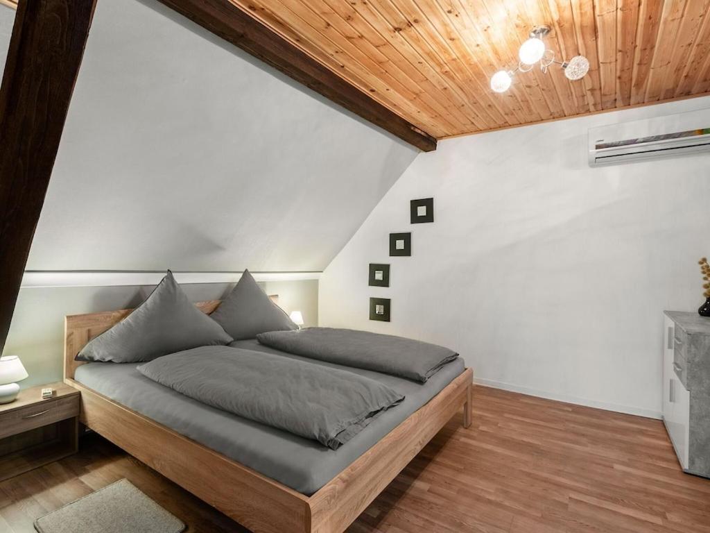 Serene Holiday Home In Nehren With A Beautiful Garden المظهر الخارجي الصورة